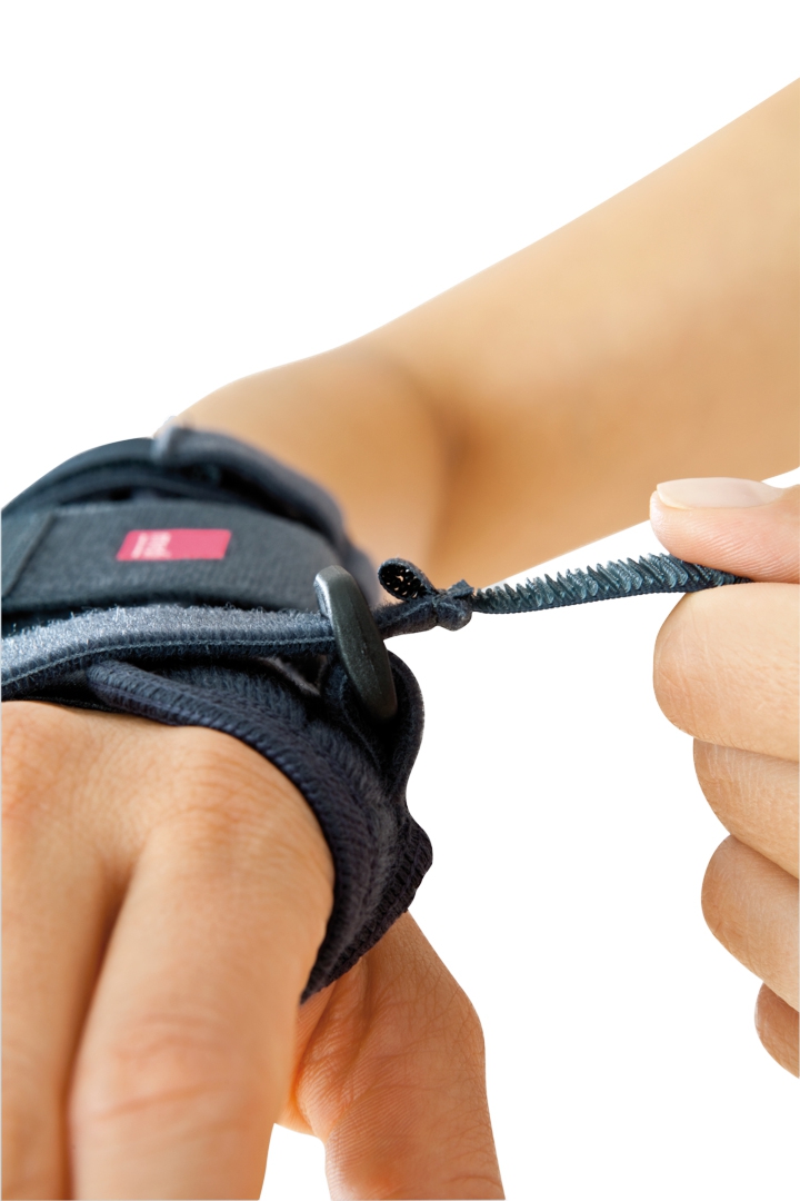 Ортез на лучезапястный сустав R032 Medi, умеренная фиксация купить в OrtoMir24