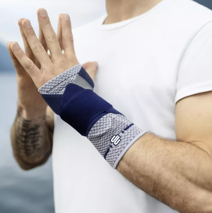 Бандаж лучезапястный 1665 Bauerfeind, умеренная фиксация купить в OrtoMir24